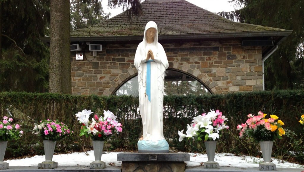 Nossa Senhora de Banneux em Bélgica